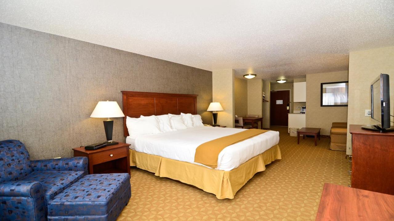 Holiday Inn Express Hotel & Suites Fort Atkinson By Ihg Exterior foto